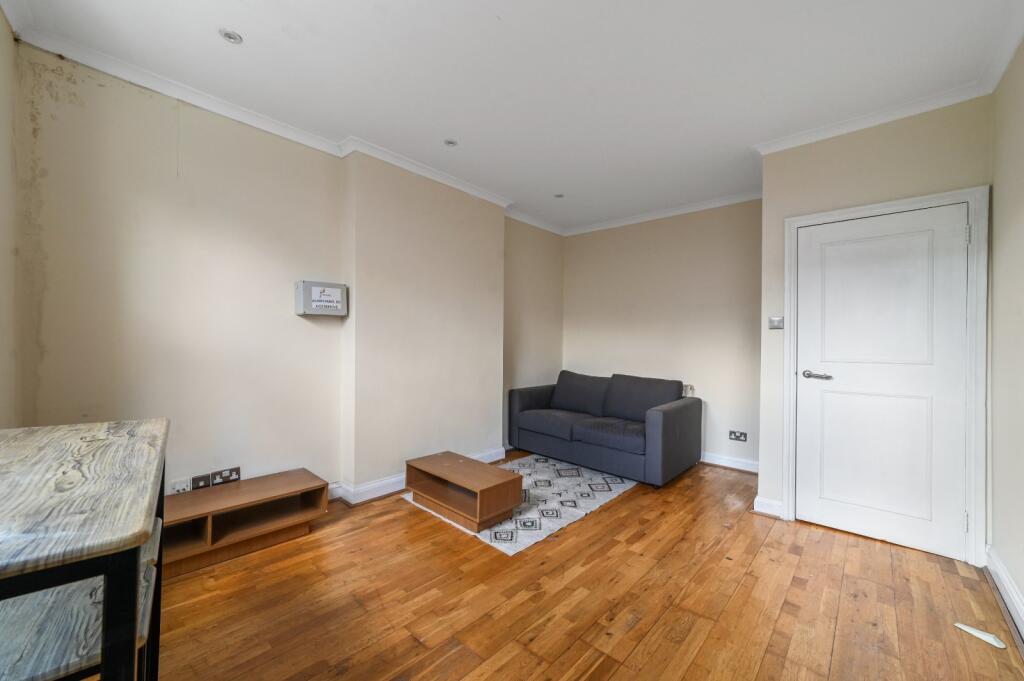 Apartment in London, East Smithfield, Wapping - More