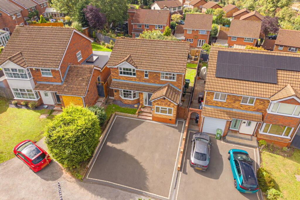 Main image of property: Foxlydiate Lane, Redditch, B97 5PB