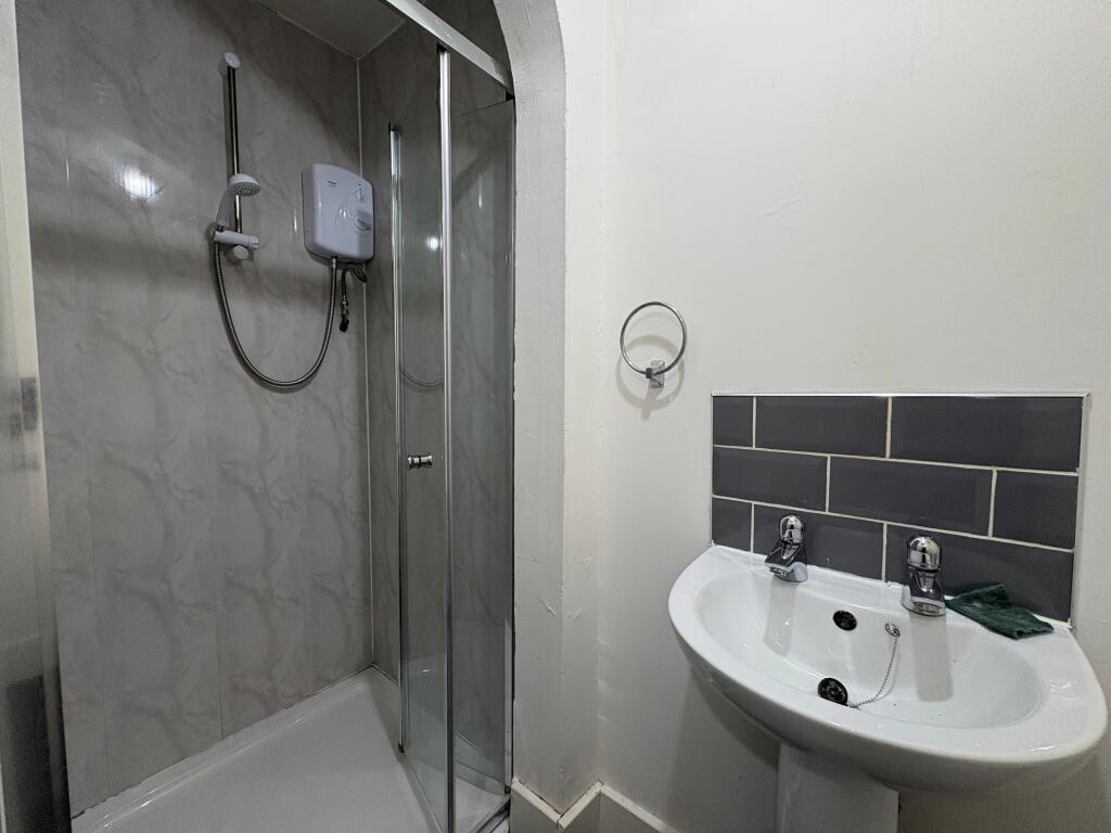 Apartment in Southampton - View 4