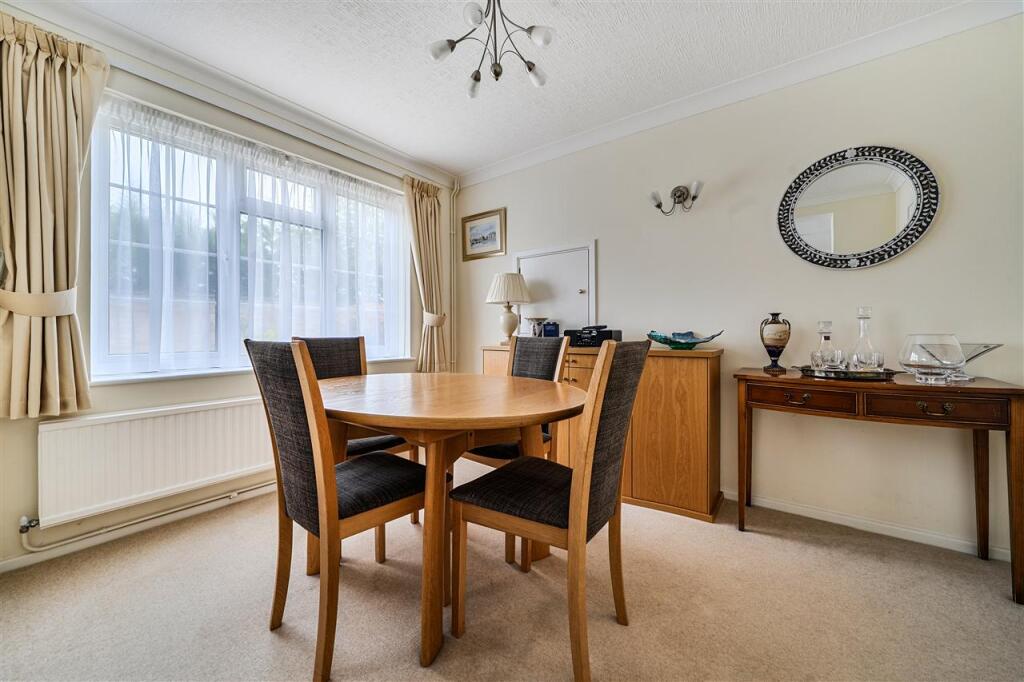 House in Milton Keynes, Bedford - View 4
