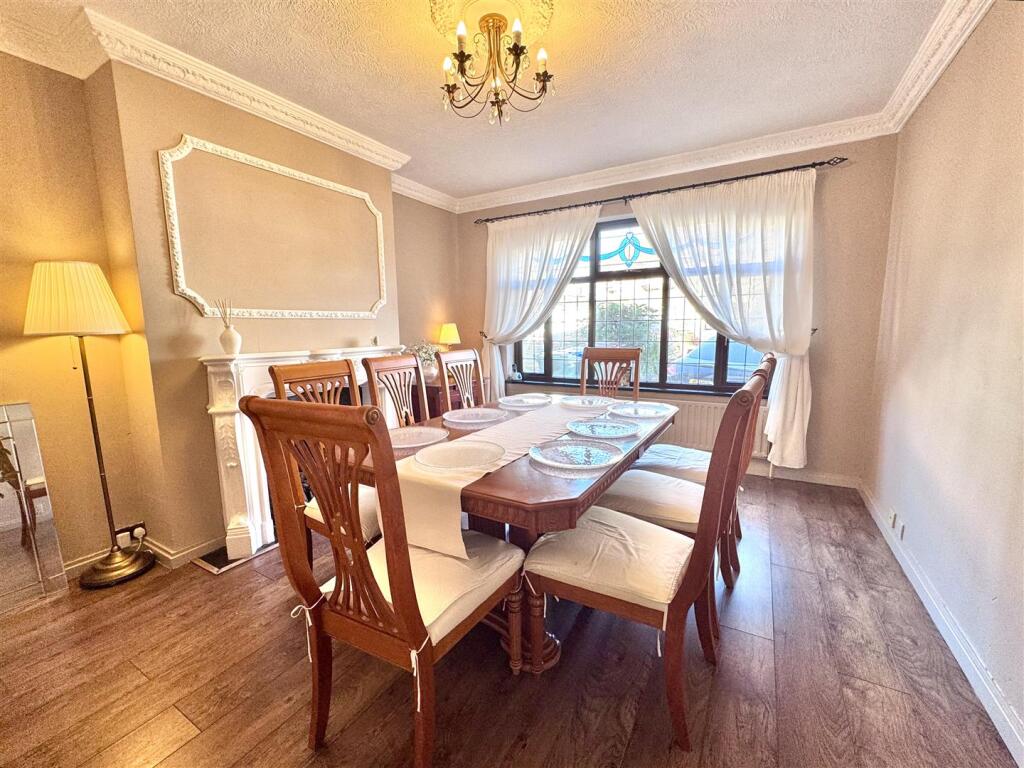 House in London, West Heath - More