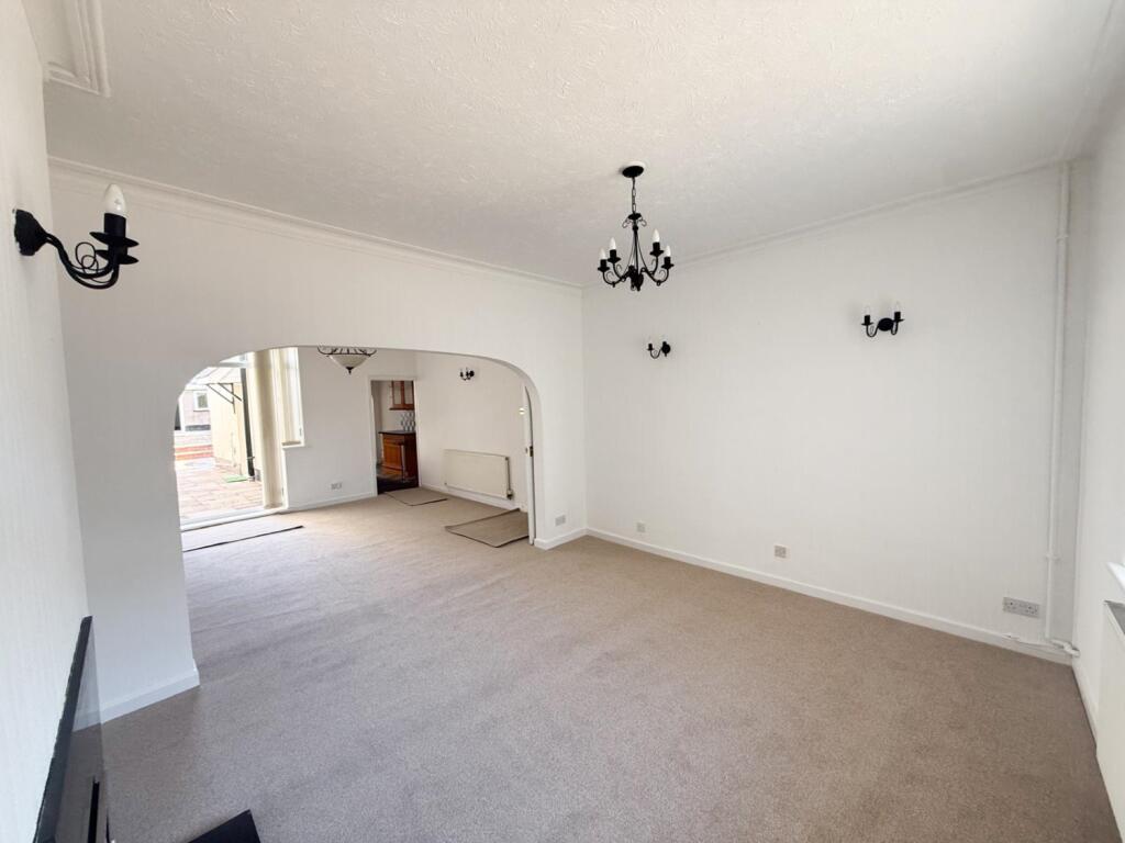 House in Newport - View 5
