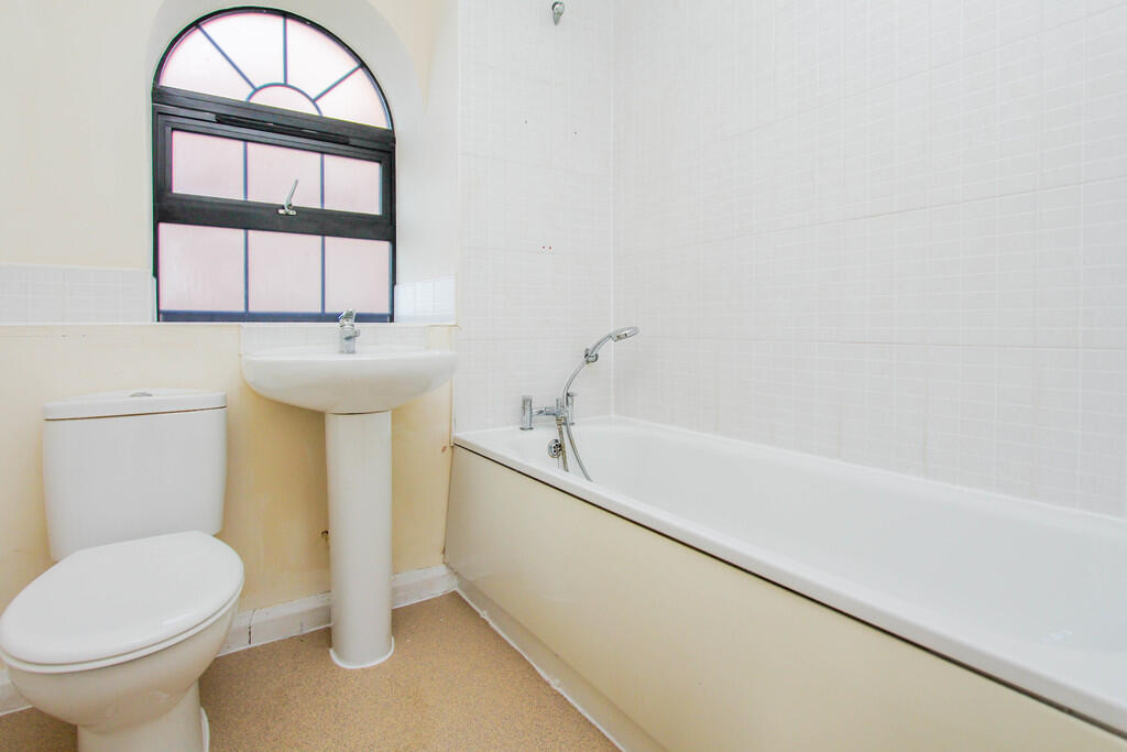 Wellingborough Road, Finedon - More