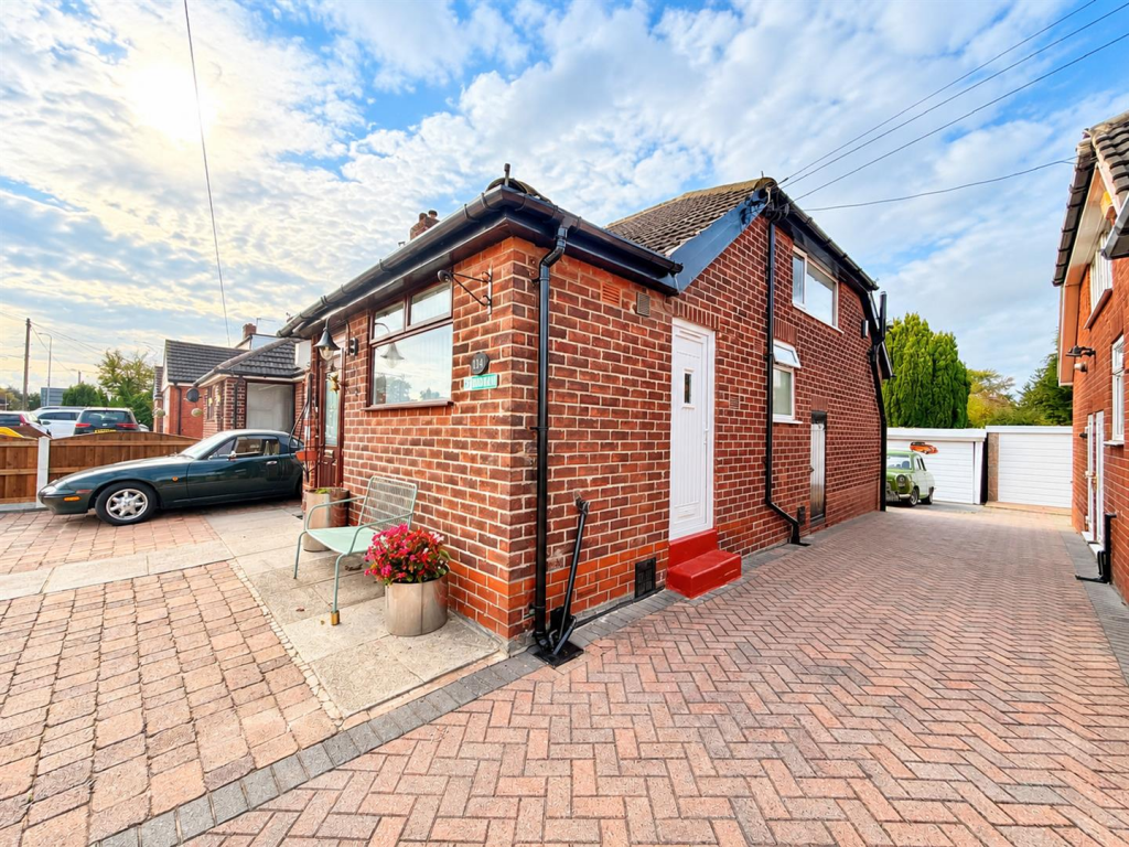 House in Oldham - View 3