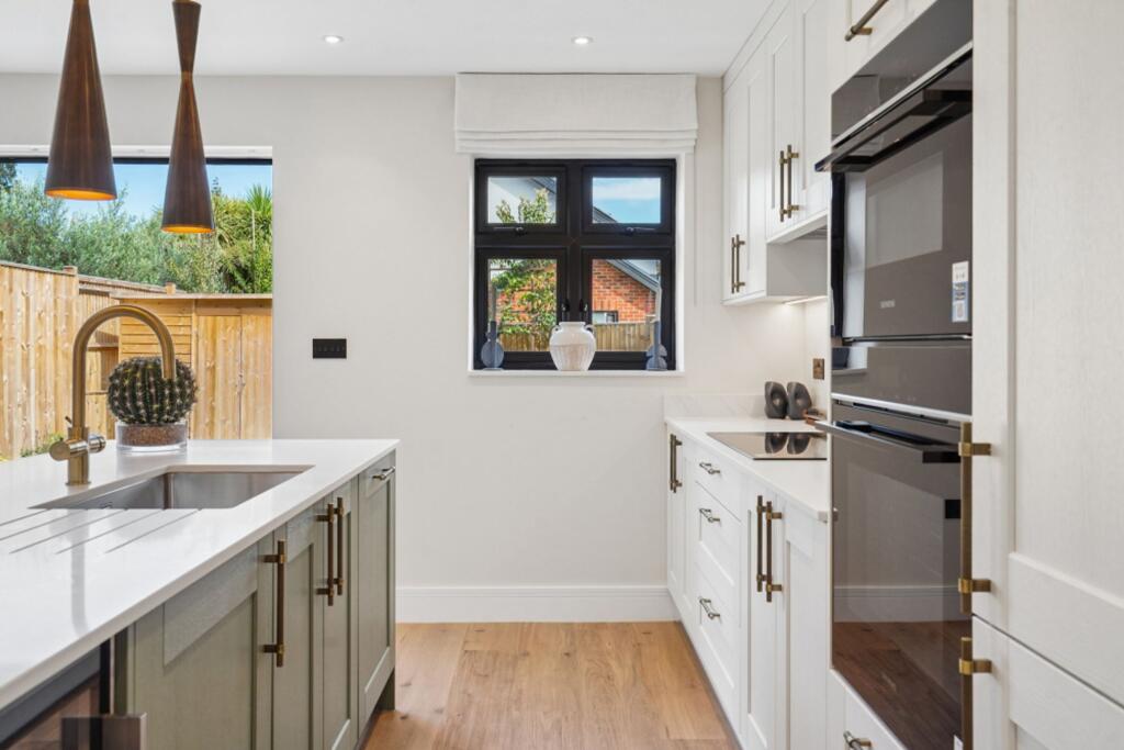 House in Slough, Wexham - View 5