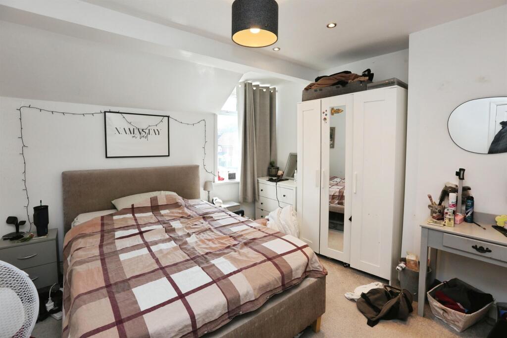 House in Fareham, Hampshire - More