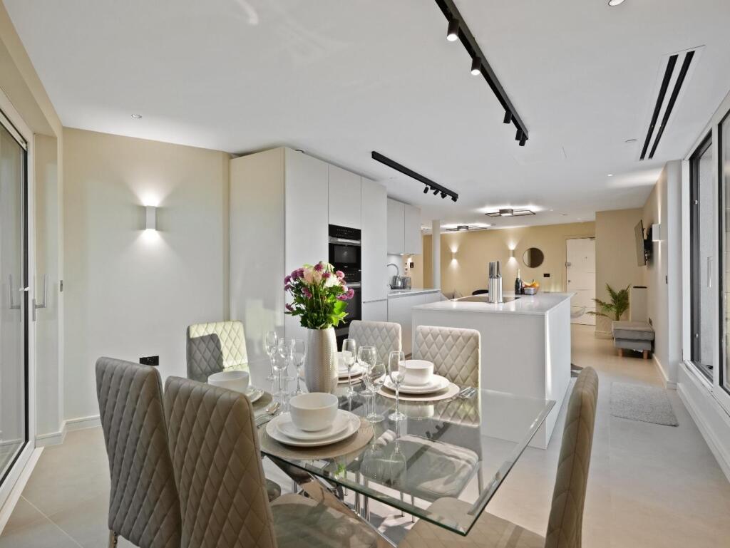 Apartment in Poole - More