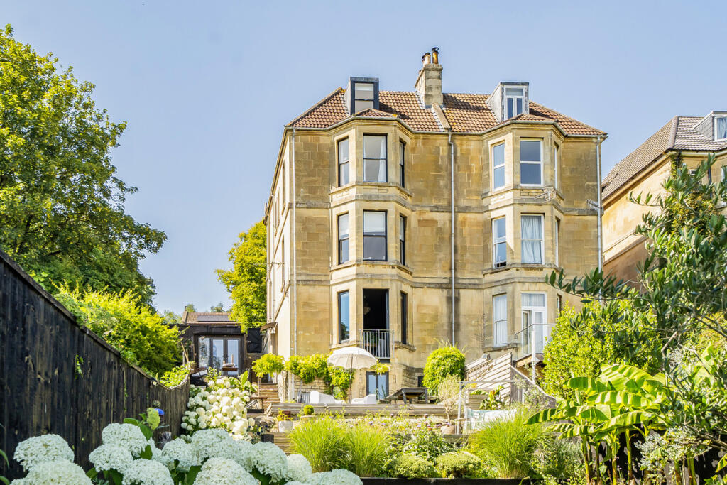 London Road West, Bath, BA1