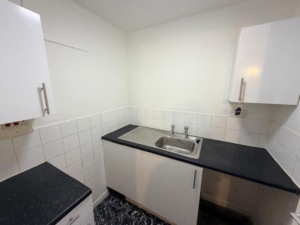 Apartment in Northampton - More