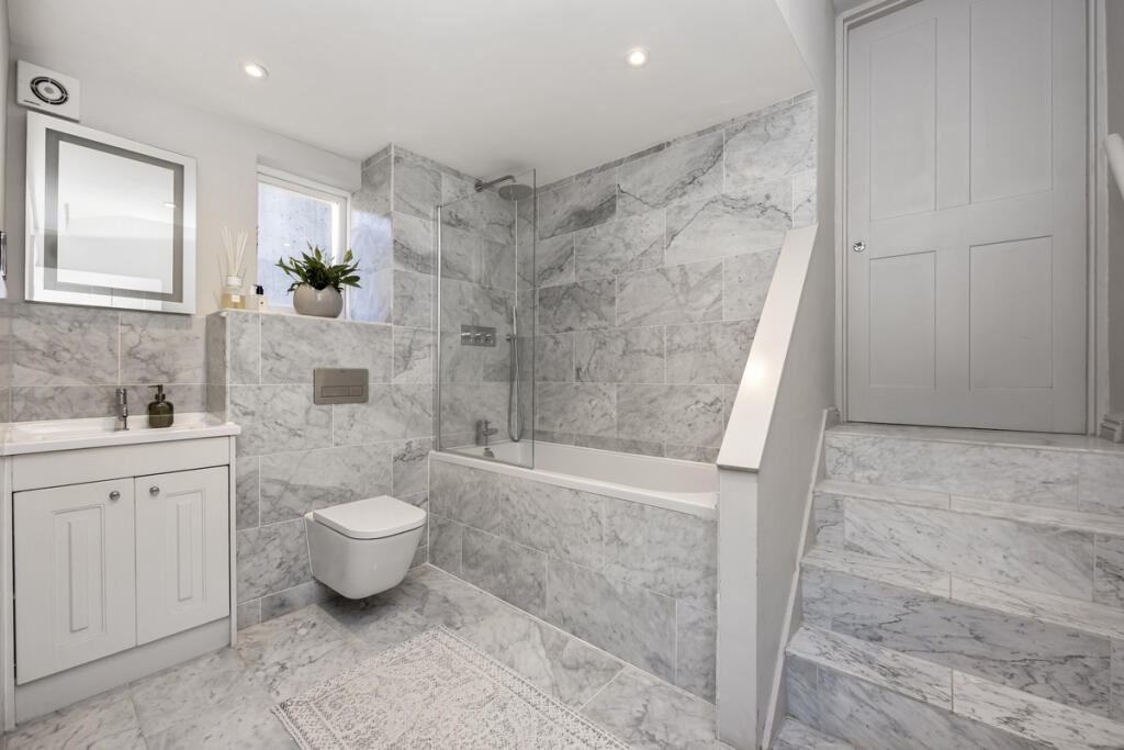 Brunswick Square, Hove, BN3 - View 4