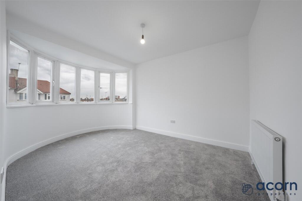House in London, Kingsbury - More