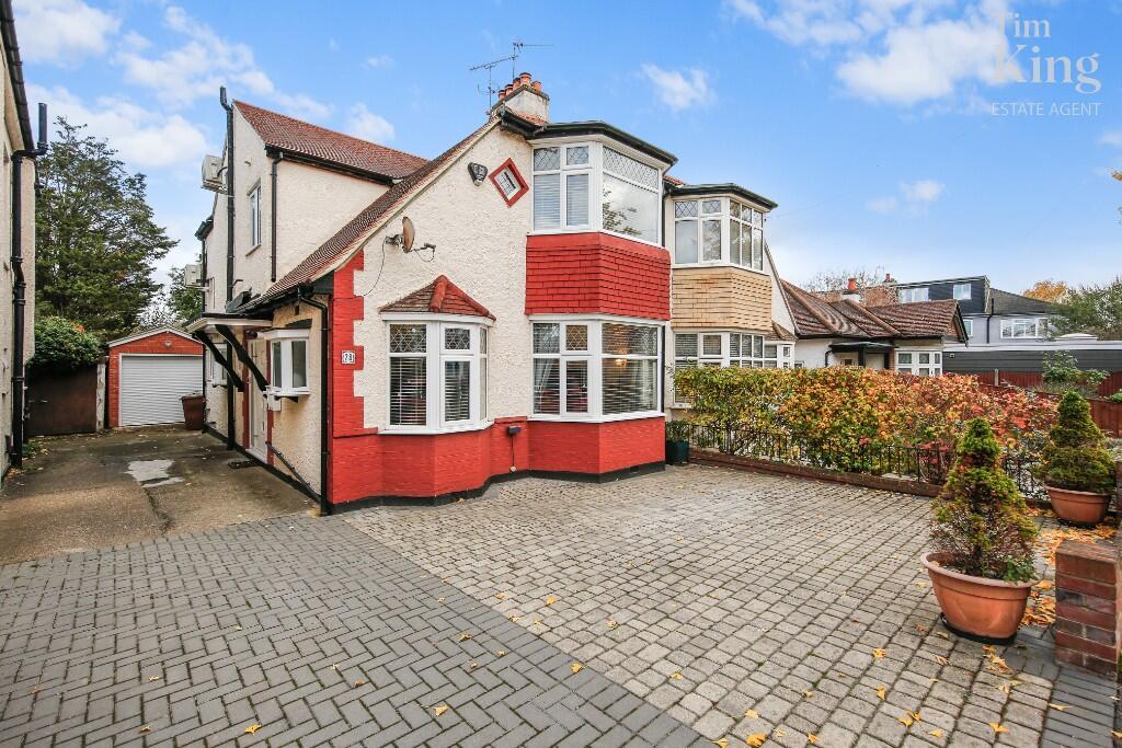 Main image of property: Moreland Way, Chingford, E4