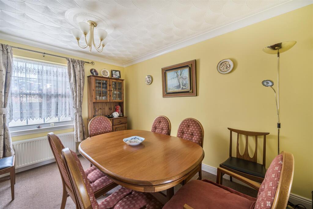 Apartment in Lyme Regis, Dorset - View 4