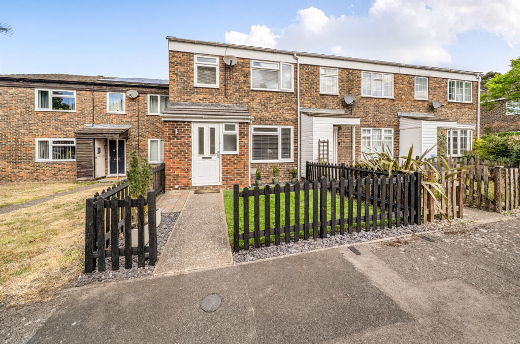 Main image of property: Elizabeth Close, Bracknell, Berkshire, RG12