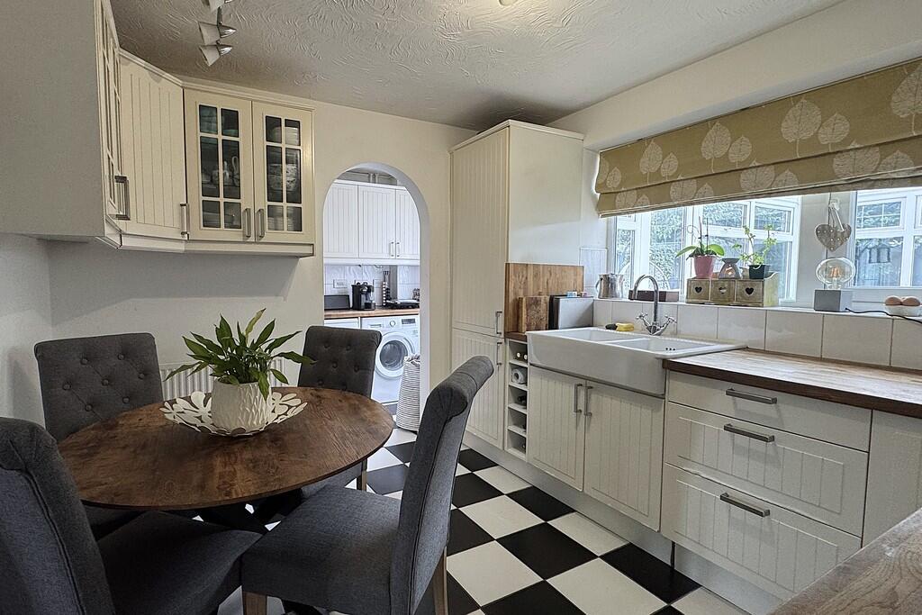 Anemone Close, Melton Mowbray photo 4
