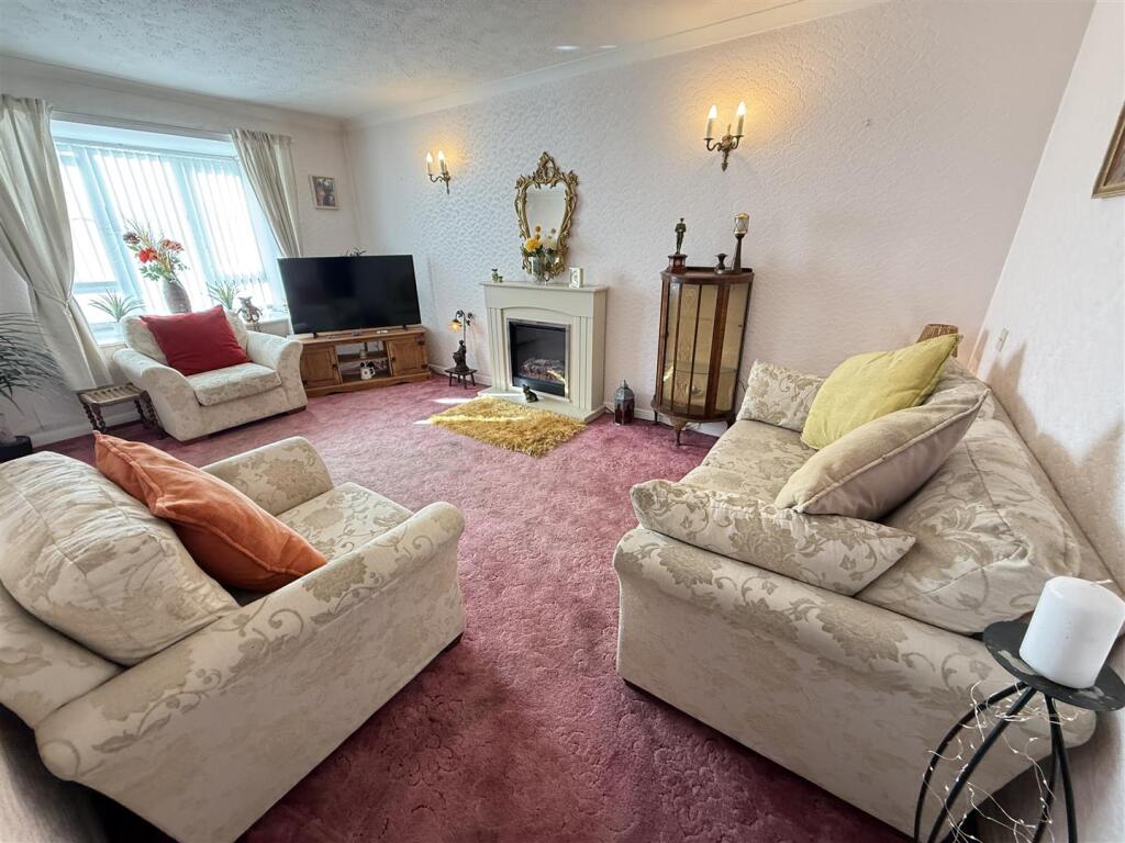 28, Redcroft photo 2