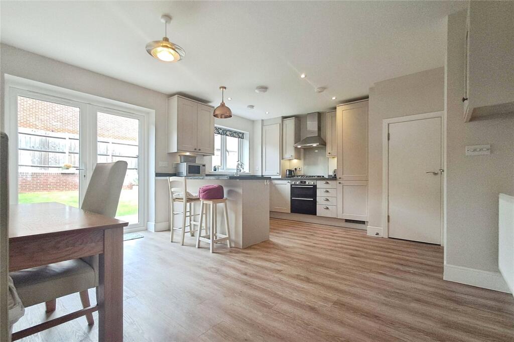 House in Canterbury, Littlebourne - More