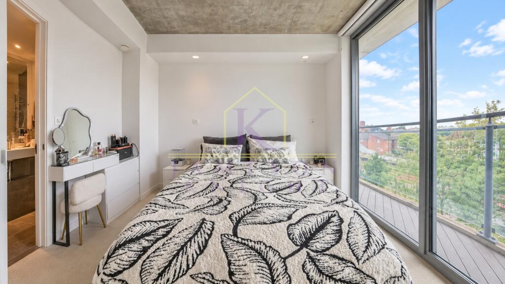 Apartment in London - View 5
