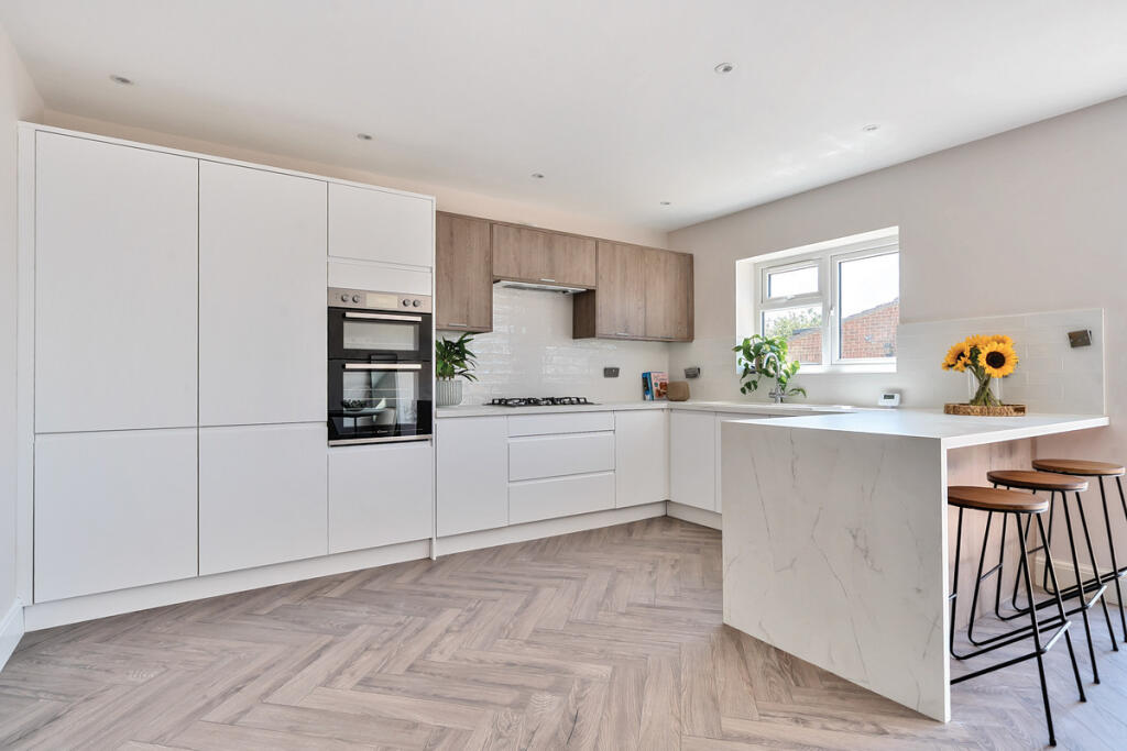 The Crossway, Fareham, PO16 - View 4