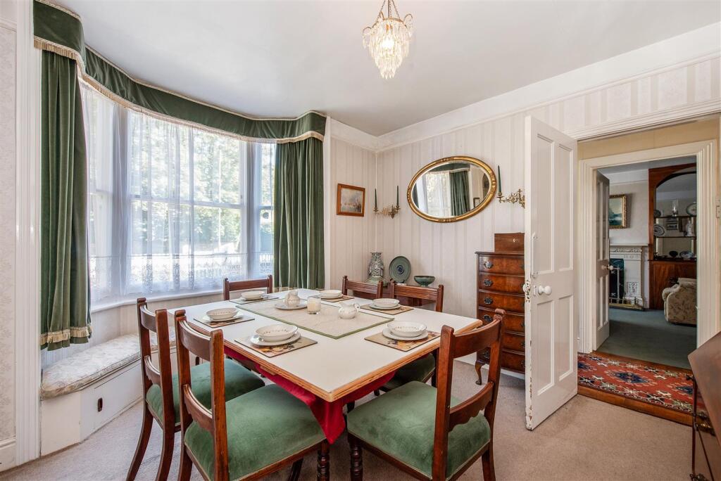 House in Portsmouth - More