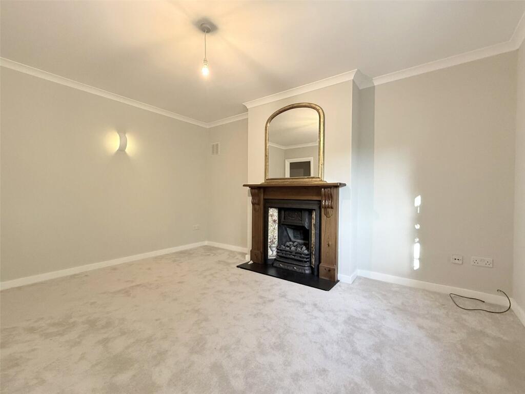 Apartment in London, Hadley Wood - More