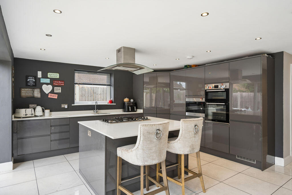 House in Slough - View 3