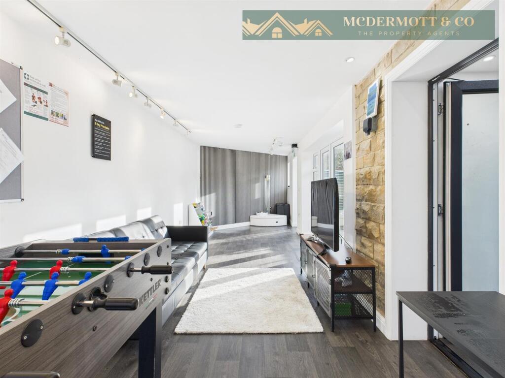 Main image of property: 4 Wharmton View, Greenfield, Saddleworth