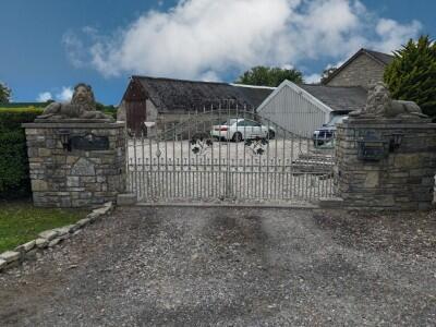 House in Newport - More