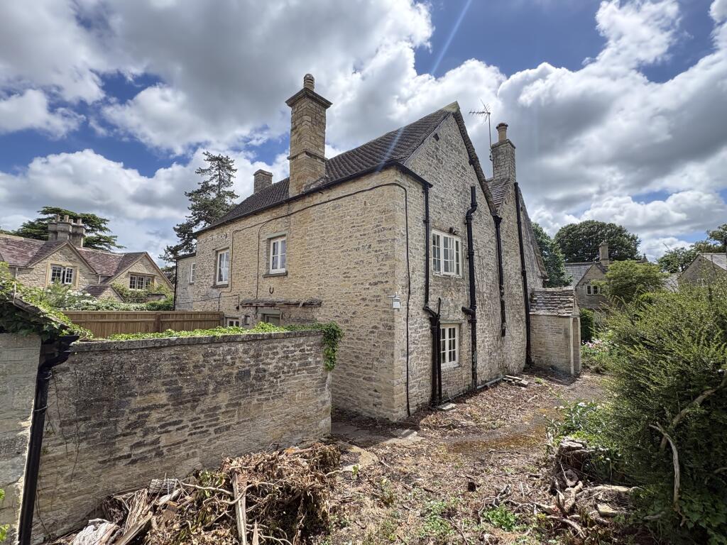 7 Hatherop, Lechlade, Cirencester, Gloucestershire GL7 3NA photo 4