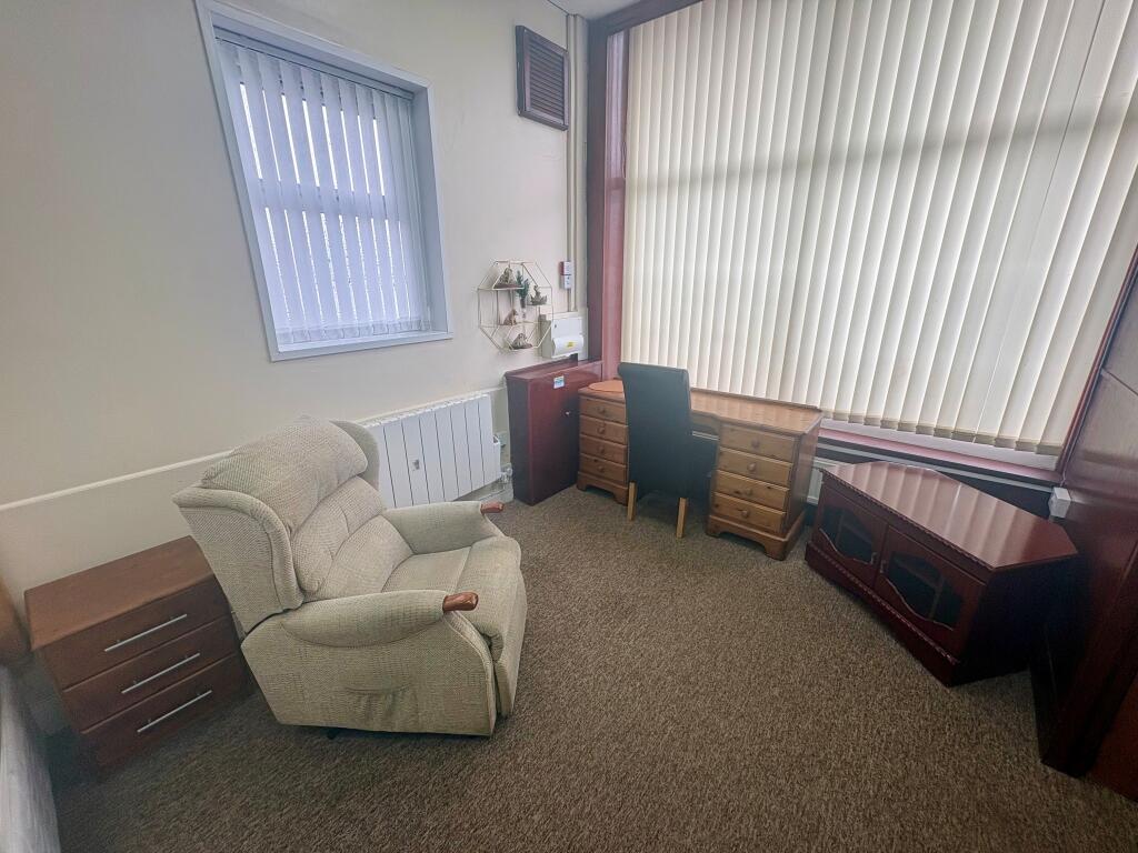 Apartment in Cardiff, Penylan - View 2