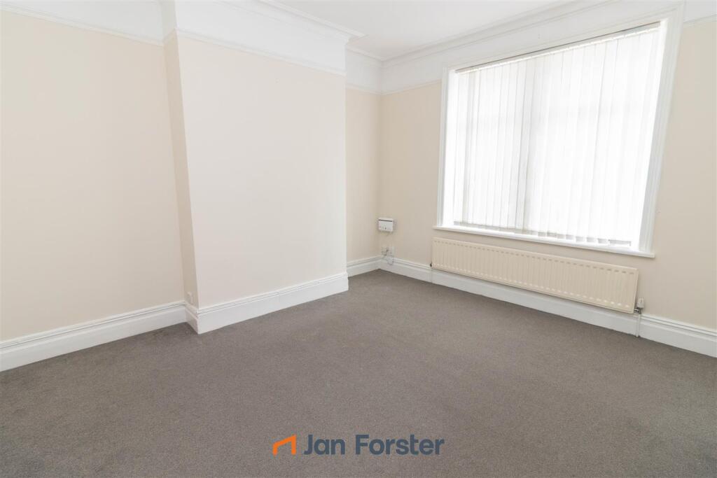 Apartment in North Tyneside, North East - View 5