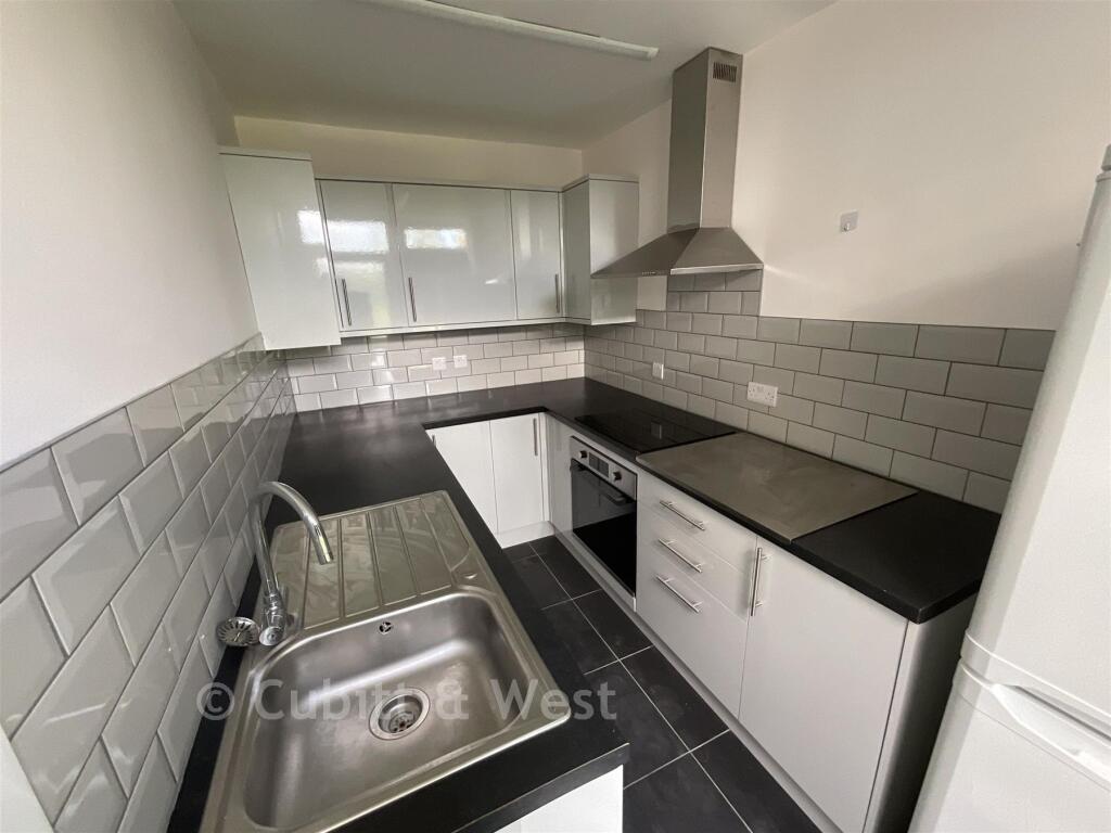 Apartment in Horsham, Highwood - View 4