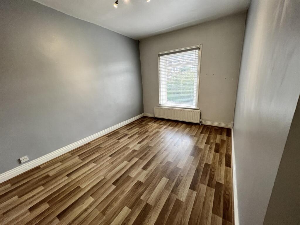 Additional image 7 of Vacant Unit, Wyke, West Yorkshire