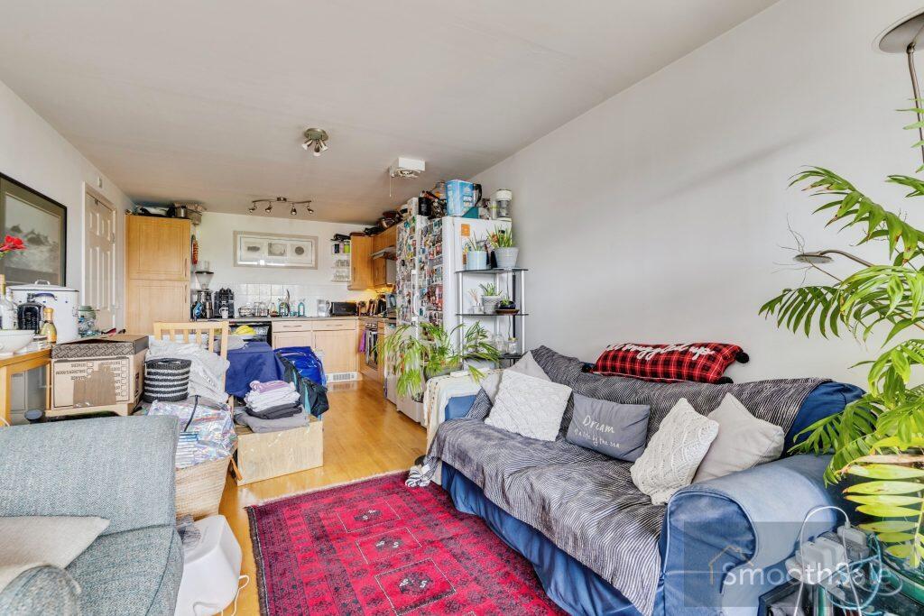 Apartment in Horsham, West Sussex - View 4