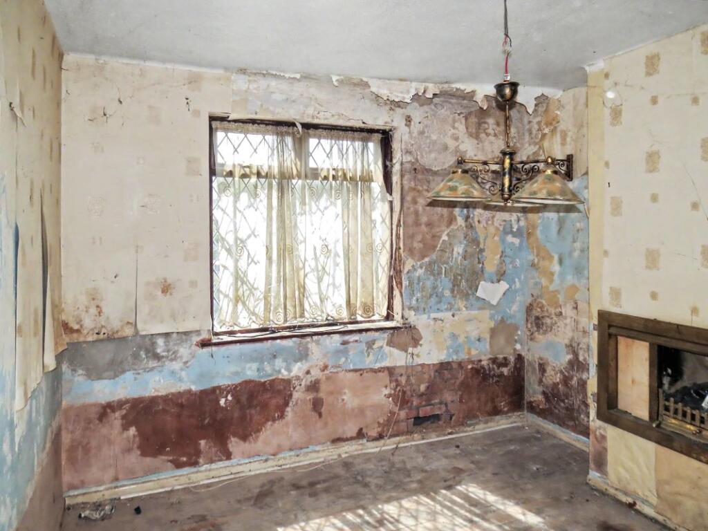 House in Westhoughton, Dobb Brow - View 4