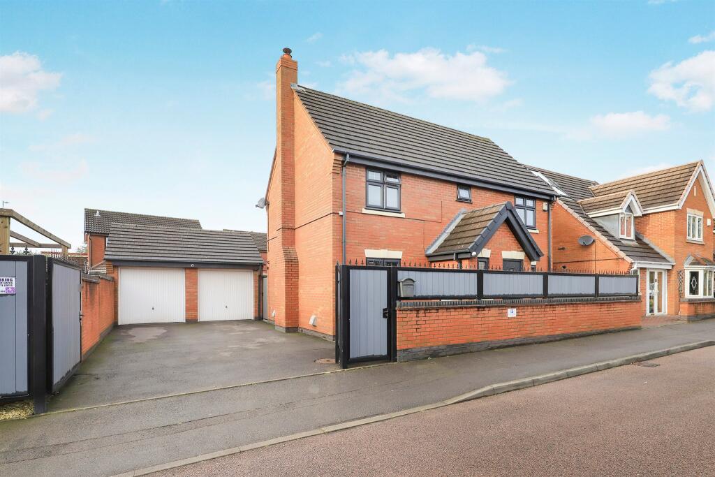 Main image of property: The Garlands, Wednesfield, Wolverhampton