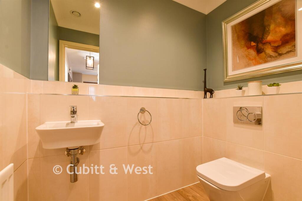 Kilnwood Close, Faygate, West Sussex - View 6