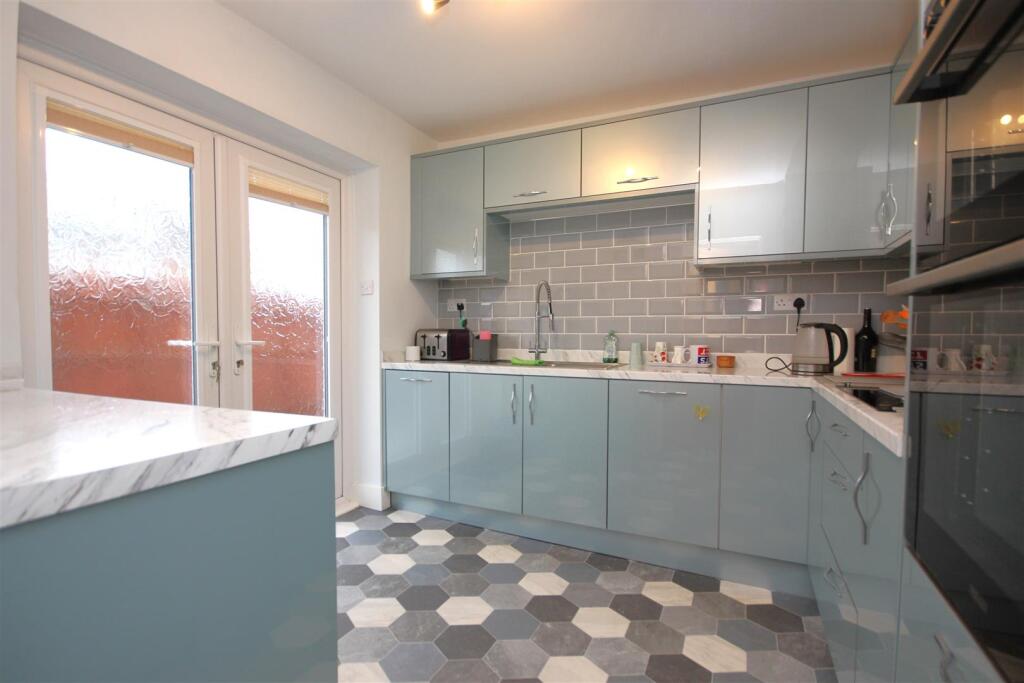 House in Rushden, North Northamptonshire - View 5