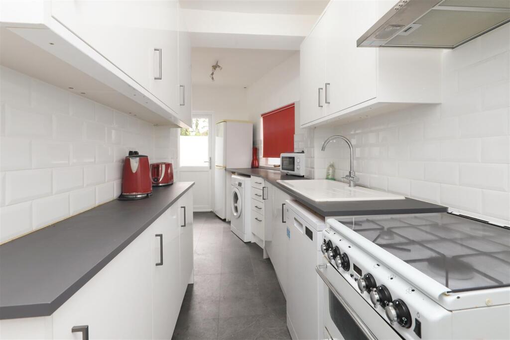 House in London, Hillingdon - View 4