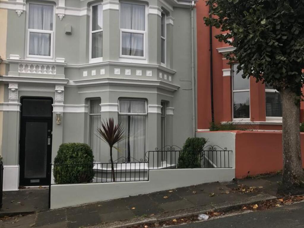 Main image of property: 15 Diamond Avenue