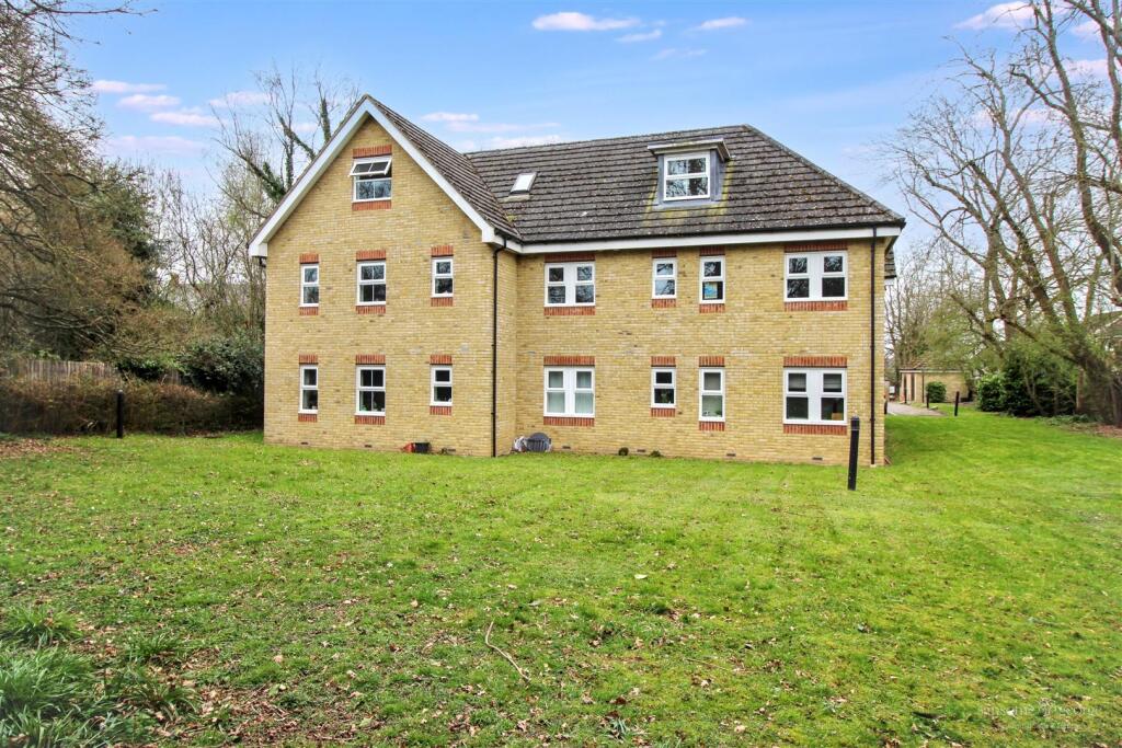 Main image of property: Pryor Close, Tilehurst, Reading