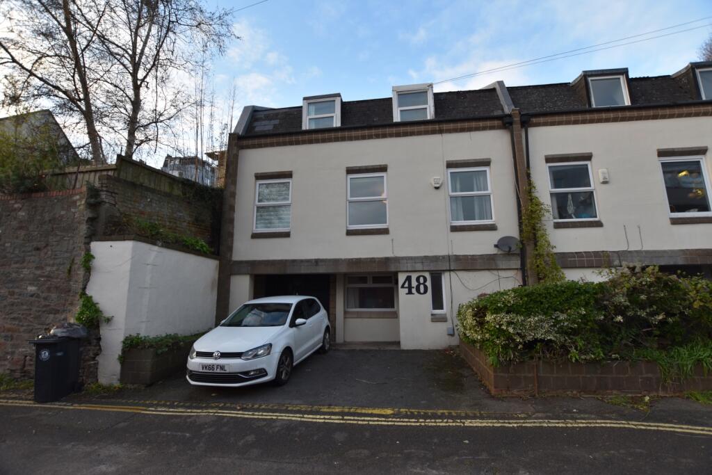 Main image of property: Dove Street, Bristol, BS2 8LS