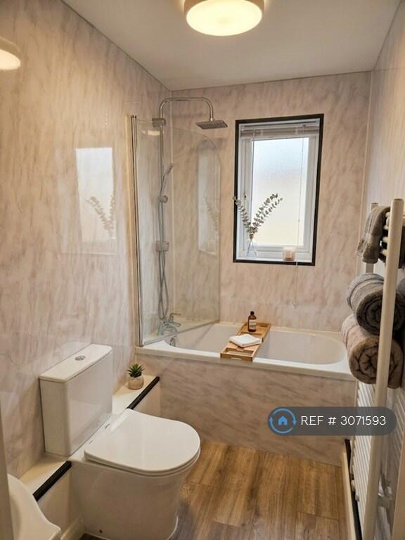 Apartment in Enfield - View 5