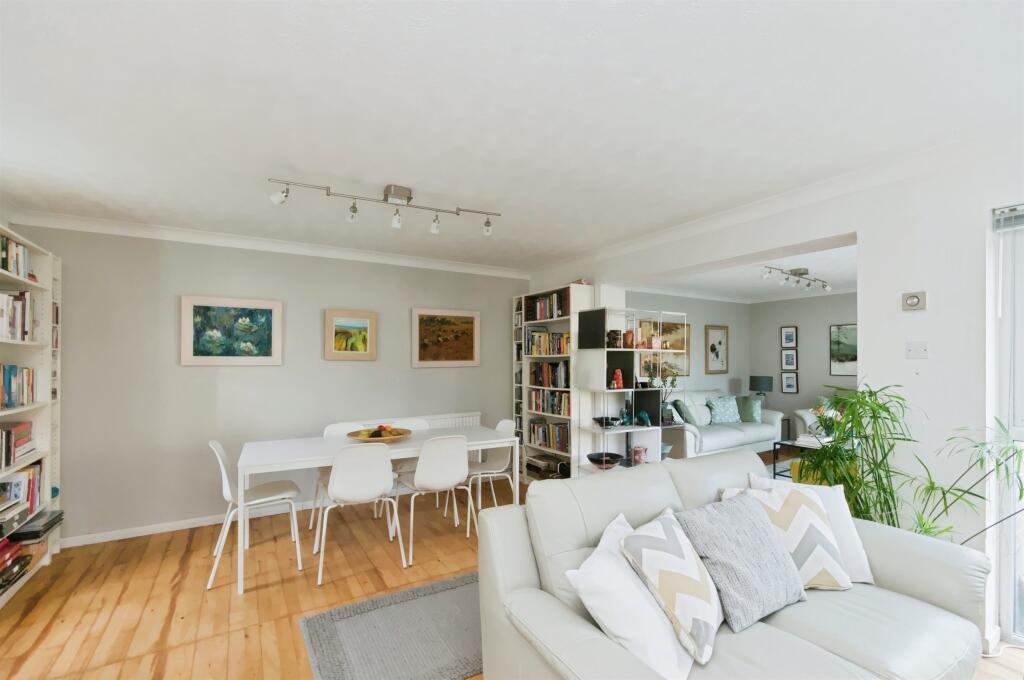 House in Brighton - View 4