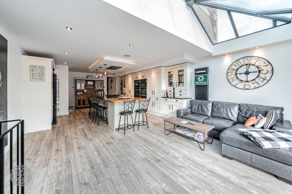 Dobb Brow Road, Westhoughton, BL5 photo 4