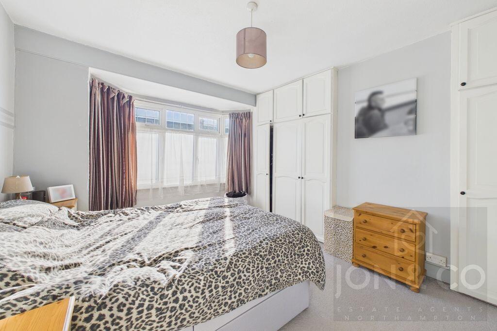 House in Northampton, West Northamptonshire - View 5