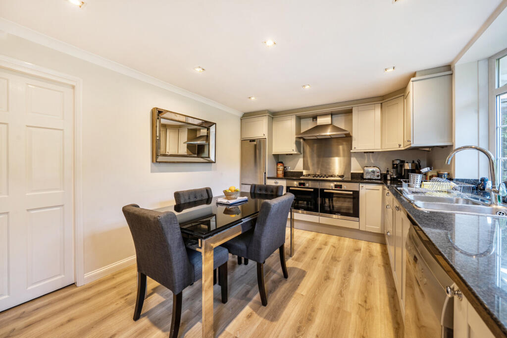 The Avenue, Camberley, Surrey photo 3