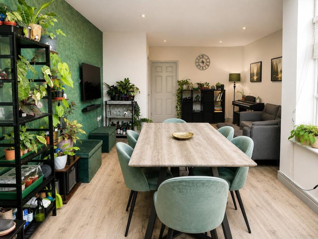 House in Reading - More