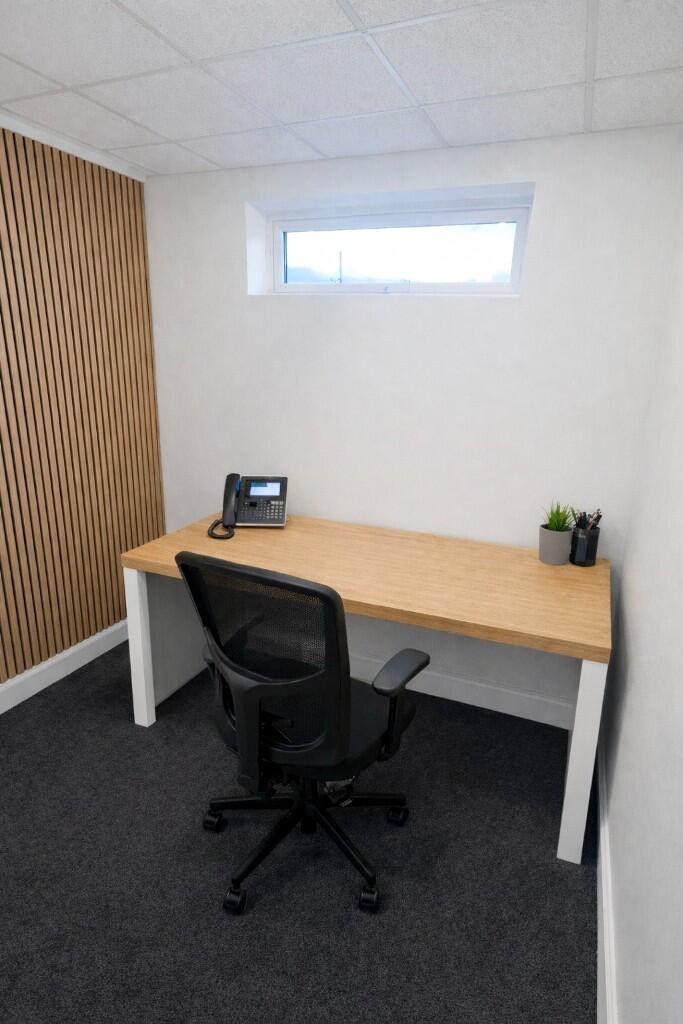 Main image of property: 1 Person Office | All Bills Included | Free Phone | Free Internet | HU9 1ND