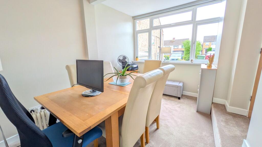 Hawthorn Grove, Kidderminster, DY11 - Więcej